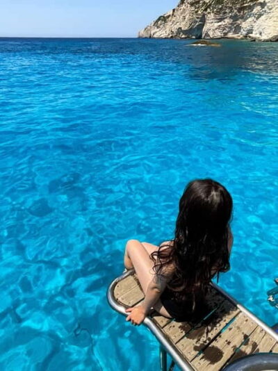 Zakinthos: Shipwreck Beach and Blue Caves Land and Sea Tour