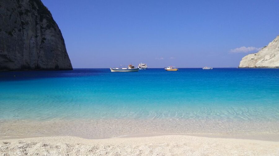 Zakynthos: early morning Shipwreck,Blue Caves and view point - Blue Caves: the light show plus real water time