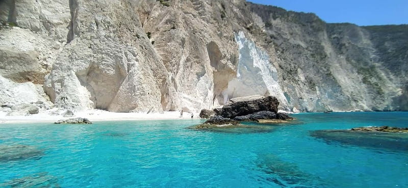 Zakynthos: Shipwreck Beach, Viewpoint, Blue Caves Day Tour - White Beach and Sfogio Beach: how to use your swim window well