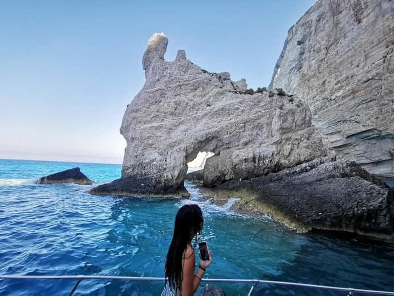 Zakynthos: Shipwreck Beach, Viewpoint, Blue Caves Day Tour - Anafonitria lunch break: food plus the chance for local performance